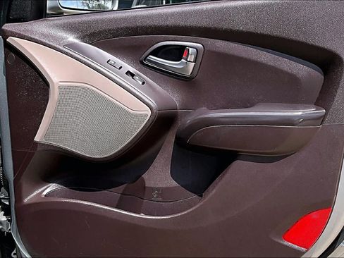 Used 2015 Hyundai Tucson GLS w/ Option Group 02 FWD image 22