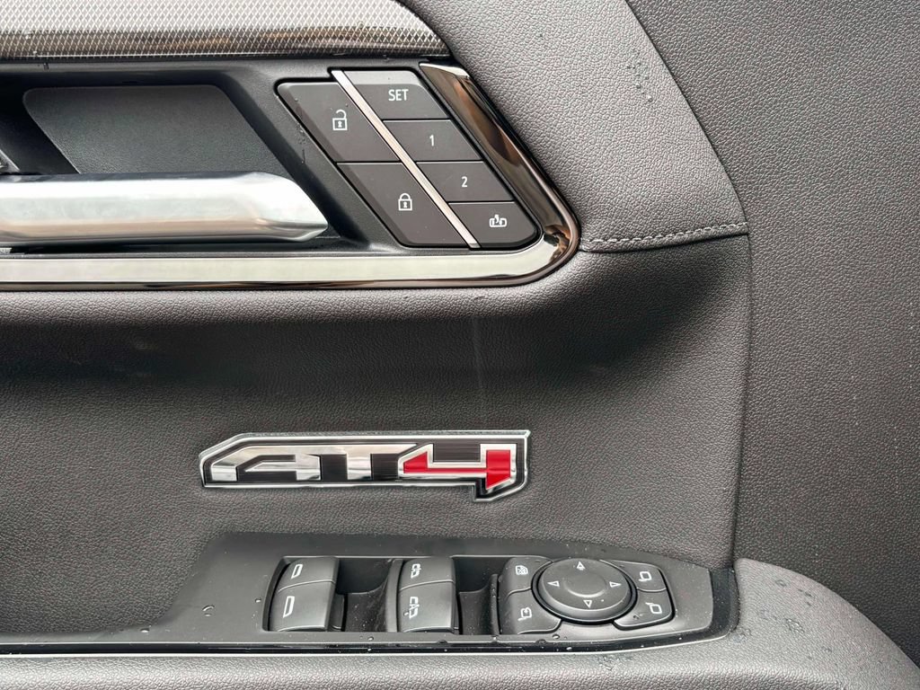 New 2026 GMC Sierra 1500 AT4 w/ LPO, Black Badging Package AWD/4WD image 9