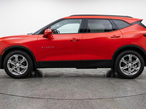 Used 2025 Chevrolet Blazer LT FWD image 5
