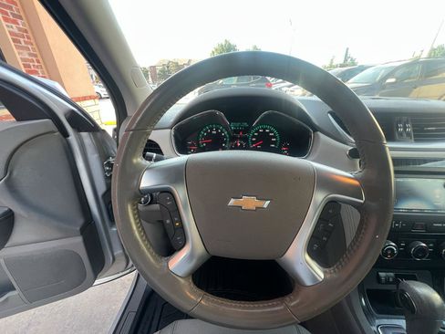 Used 2017 Chevrolet Traverse LT FWD image 12