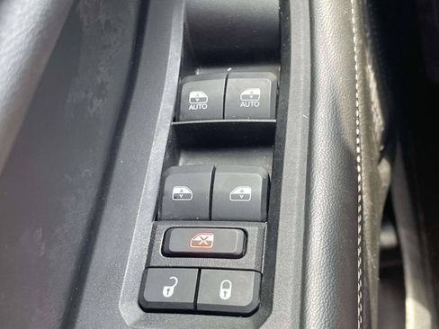 Used 2025 Jeep Grand Cherokee Altitude RWD image 24