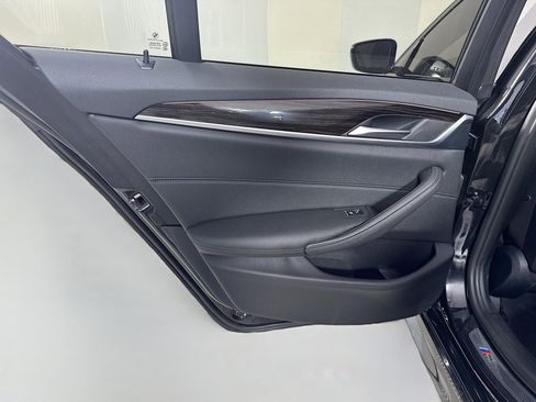 Used 2023 BMW 540i 540i w/ M Sport Package image 24