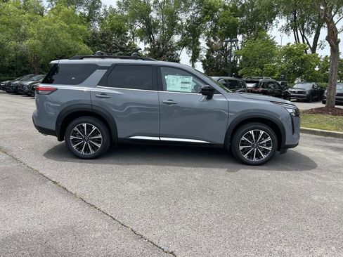 New 2026 Nissan Pathfinder Platinum w/ Lighting Package FWD image 8
