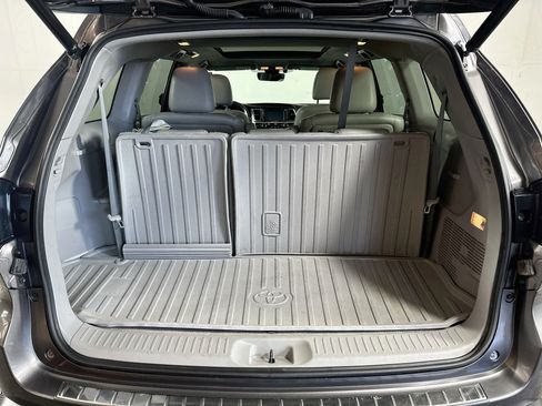 Used 2017 Toyota Highlander Limited Platinum AWD/4WD image 26
