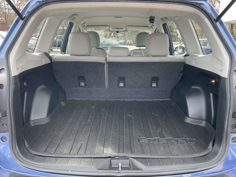 Used 2017 Subaru Forester 2.5i w/ Alloy Wheel Package image 4