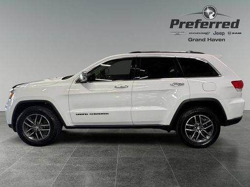 Used 2017 Jeep Grand Cherokee Limited w/ Trailer Tow Group IV AWD/4WD image 9