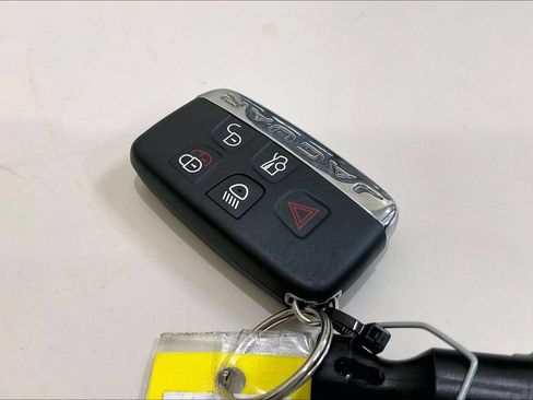 Used 2018 Jaguar XJ R-Sport RWD image 35