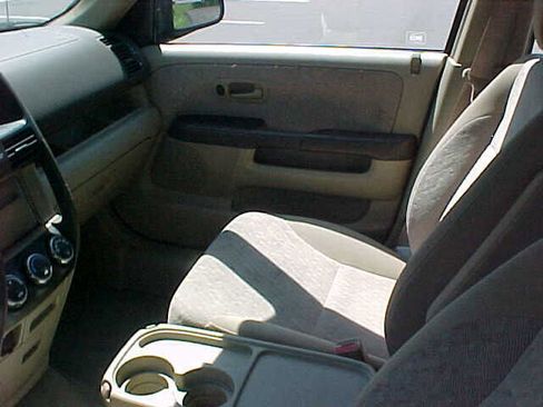 Used 2006 Honda CR-V LX image 15