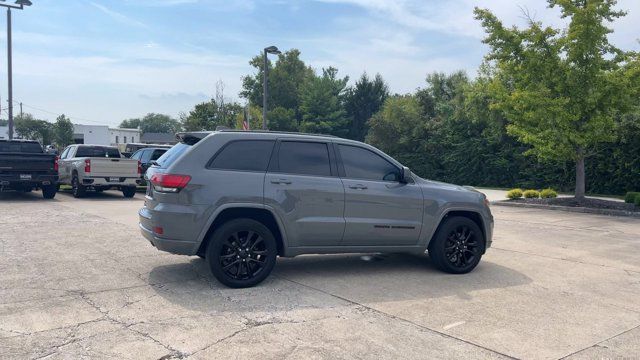 Used 2020 Jeep Grand Cherokee Altitude AWD/4WD image 9