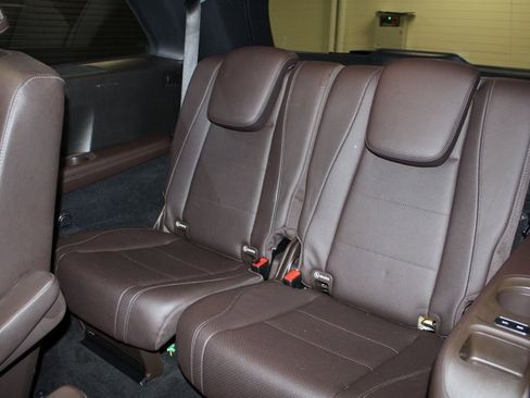 Used 2021 Mercedes-Benz GLS 450 4MATIC image 42