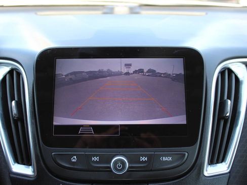 Used 2021 Chevrolet Malibu LT image 20