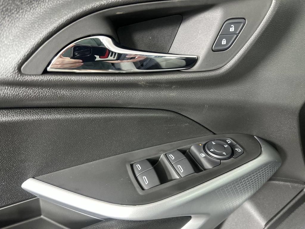 New 2026 Chevrolet Trax LS w/ LS Convenience Package FWD image 22