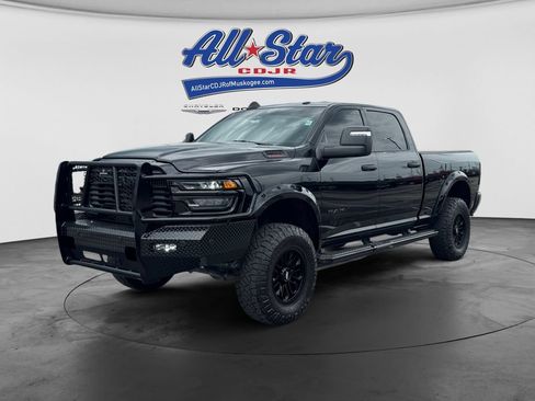 Used 2025 RAM 2500 Big Horn AWD/4WD image 3