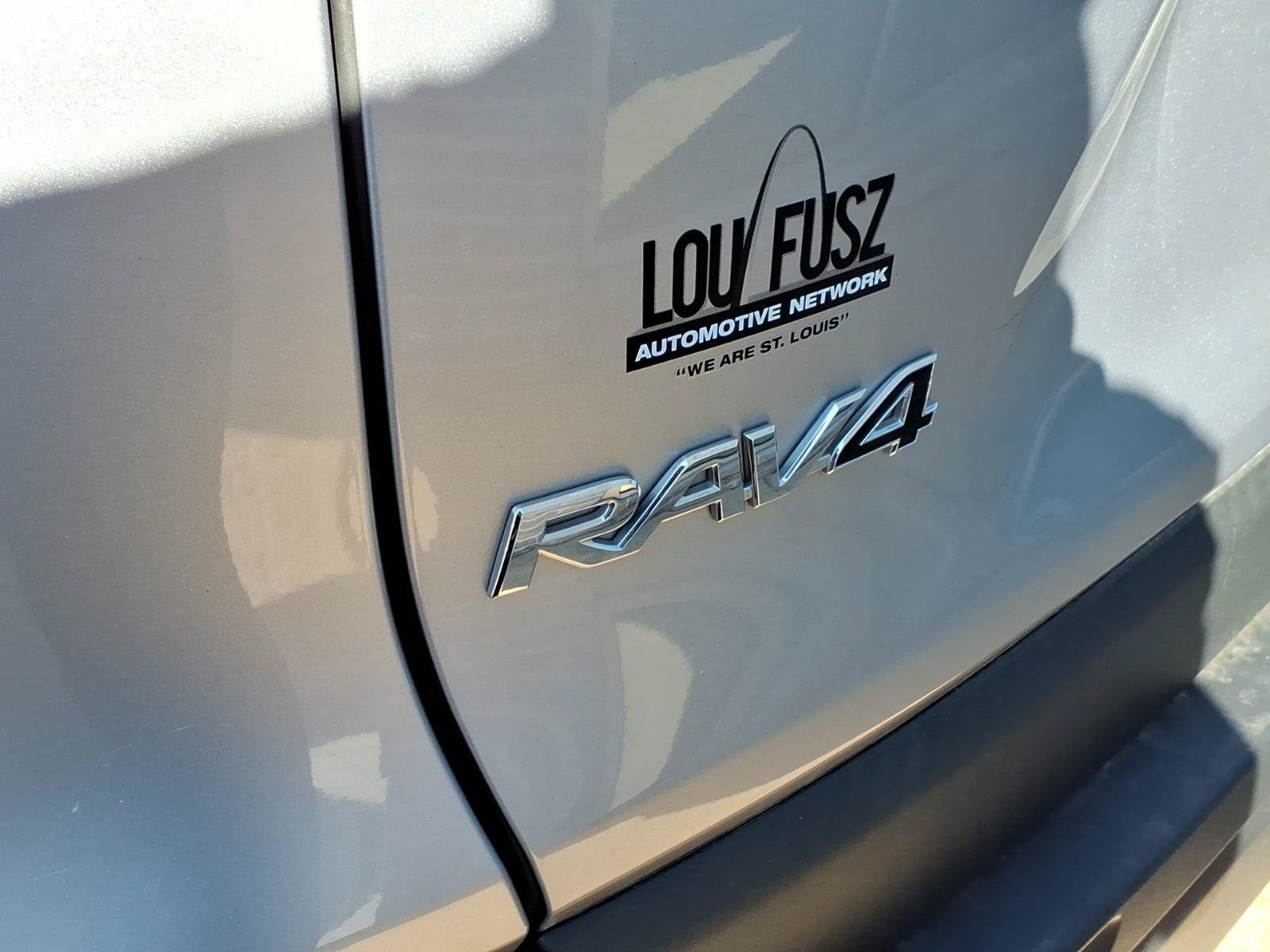 Used 2022 Toyota RAV4 XLE w/ Convenience Package FWD image 28