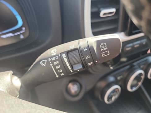 Used 2023 Hyundai Venue Limited image 29