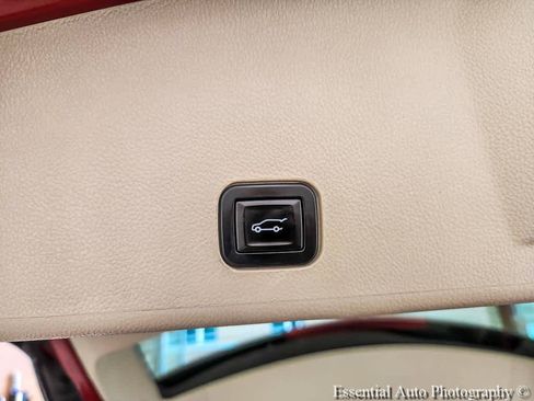 Used 2012 Cadillac SRX Luxury FWD image 22