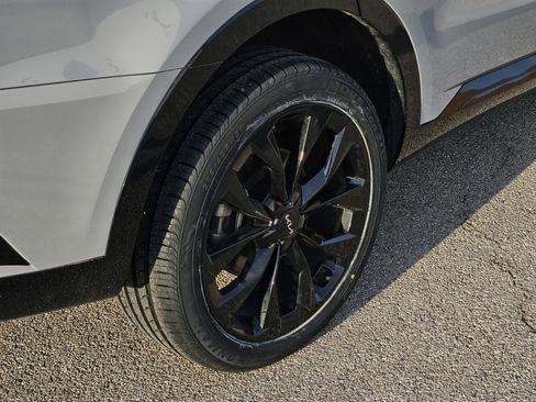 Used 2023 Kia Sorento SX image 8