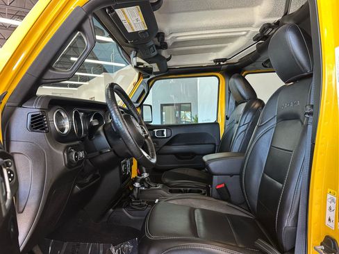 Used 2019 Jeep Wrangler Unlimited Sahara w/ Uconnect 4C Nav & Sound Group image 2