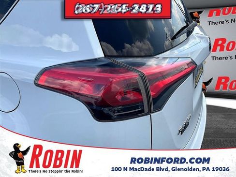 Used 2018 Toyota RAV4 LE w/ All Weather Liner Package AWD/4WD image 24