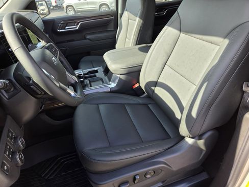 New 2026 Chevrolet Silverado 1500 RST w/ Z71 Off-Road Package AWD/4WD image 15