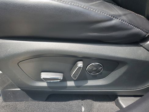 Used 2020 Ford Explorer Platinum w/ Premium Technology Package image 14