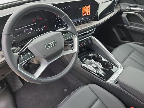 Used 2025 Audi Q5 Premium w/ Convenience Package AWD/4WD image 19