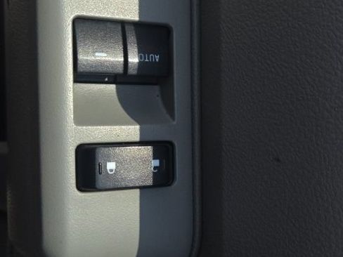 Used 2023 Ford E-450 and Econoline 450 Super Duty RWD image 19