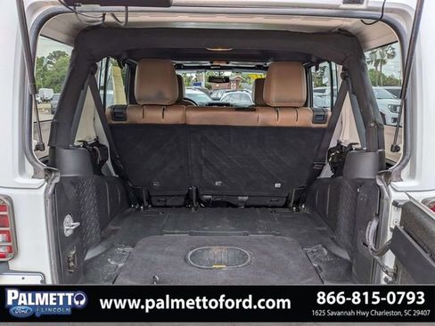 Used 2017 Jeep Wrangler Unlimited Sahara AWD/4WD image 13