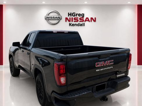 Used 2022 GMC Sierra 1500 Elevation RWD image 2