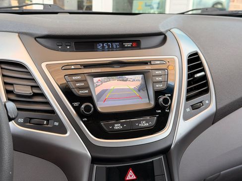 Used 2016 Hyundai Elantra SE w/ Option Group 02 FWD image 32
