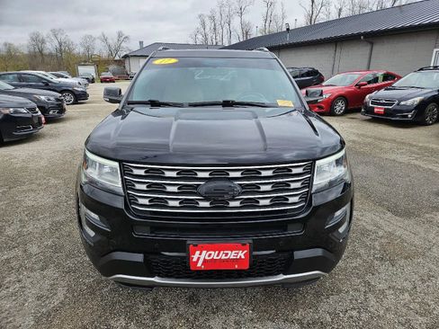 Used 2017 Ford Explorer XLT w/ Equipment Group 202A image 2