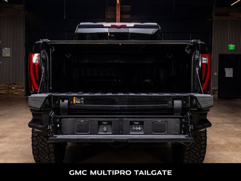 Used 2024 GMC Sierra 2500 Denali Ultimate w/ Max Trailering Package image 9