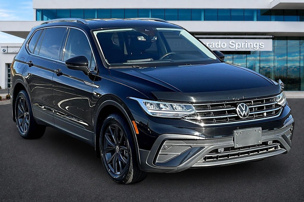 Used 2023 Volkswagen Tiguan SE AWD/4WD image 1