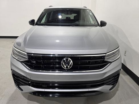 Used 2022 Volkswagen Tiguan SE R-Line image 10