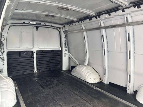 Used 2016 Chevrolet Express 3500 Extended RWD image 14