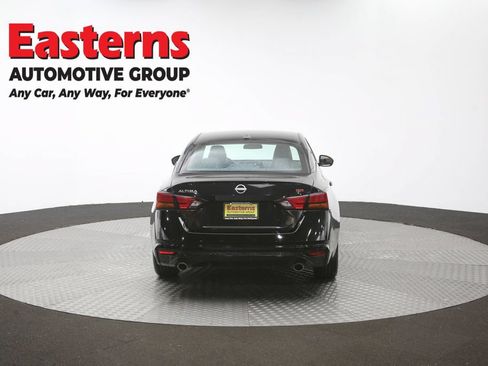 Used 2024 Nissan Altima 2.5 SR FWD image 37