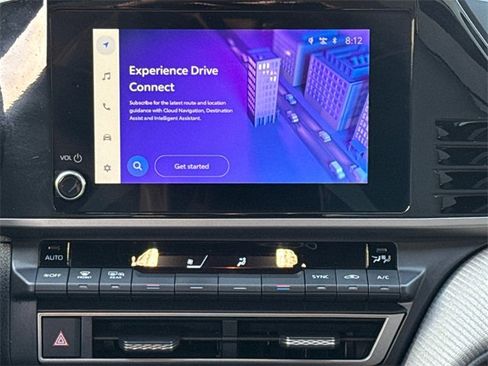 Used 2025 Toyota Camry SE image 13