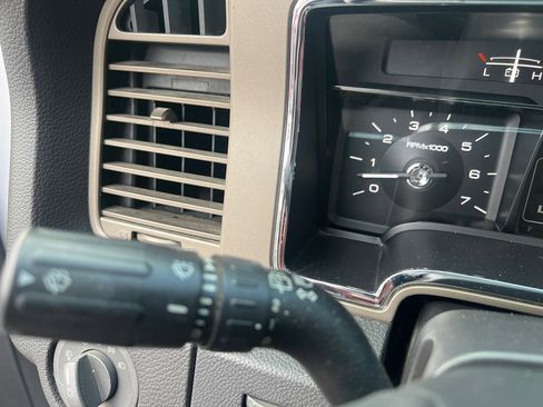 Used 2012 Lincoln Navigator L 4WD image 22