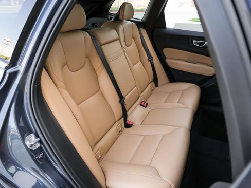 Used 2018 Volvo XC60 T6 Inscription w/ Advanced Package AWD/4WD image 24