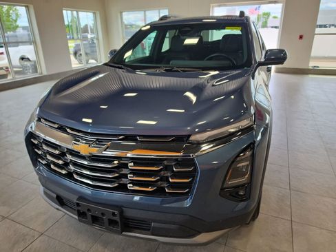 Used 2025 Chevrolet Equinox LT w/ Convenience Package II AWD/4WD image 2