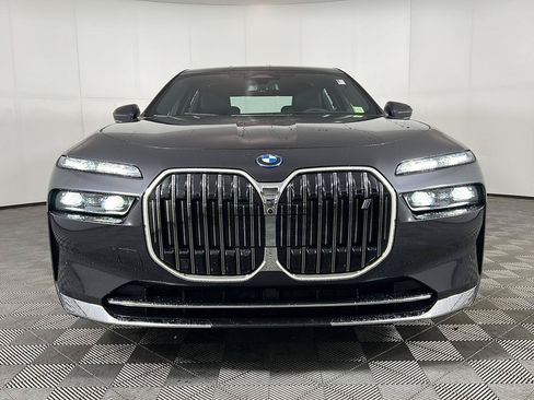 Used 2026 BMW i7 xDrive60 w/ Executive Package AWD/4WD image 9