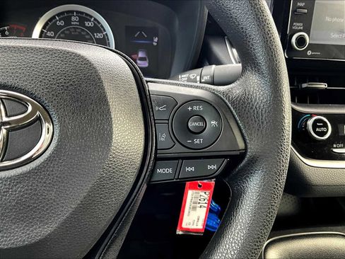 Used 2022 Toyota Corolla LE image 24