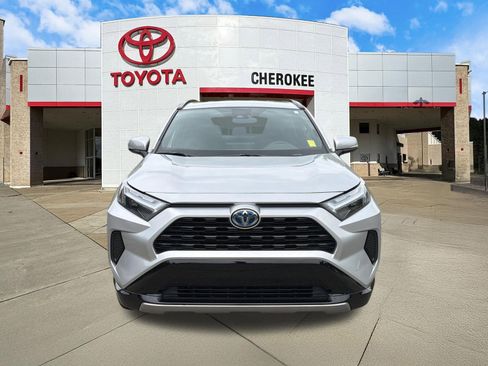 Used 2024 Toyota RAV4 SE AWD/4WD image 2
