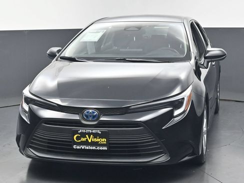 Used 2025 Toyota Corolla LE w/ LE Premium Package FWD image 14
