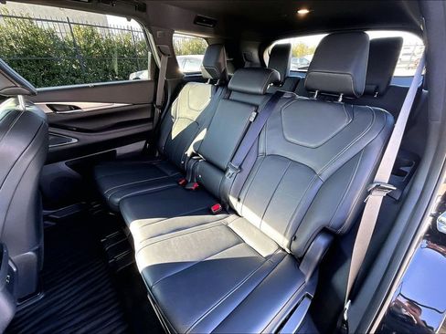 Certified 2025 INFINITI QX60 Luxe w/ Black Edition image 32