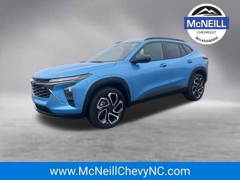 New 2026 Chevrolet Trax RS w/ Sunroof Package image 3