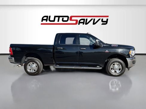 Used 2024 RAM 3500 Tradesman w/ Chrome Appearance Group AWD/4WD image 8