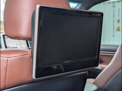 Used 2016 Toyota Land Cruiser image 11