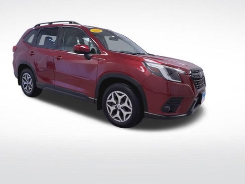 Used 2023 Subaru Forester Premium image 2