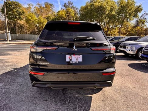 New 2026 Mitsubishi Outlander ES image 7